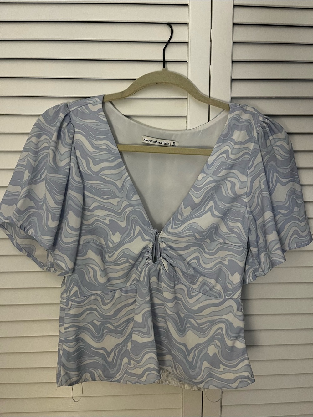 Abercrombie & Fitch Light Blue and White Swirl V-Neck Tie-Front Blouse